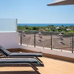 Ocean View Rooftop Paradise, Tavira Apartment *